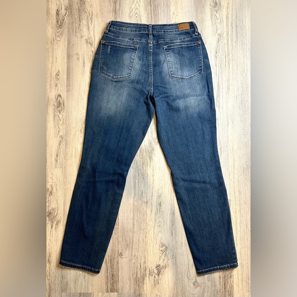 💝Judy Blue Distressed Patch Boyfriend Fit Jean size 11/30 - Picture 13 of 13